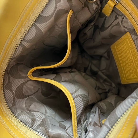 COACH Vintage Soho Leather Duffle Bag in Yellow #9186 - Picture 5 of 17